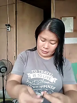 Snapshot of lickmepussy21 chatting on November 12, 9:10 am lickmepussy21 online show from November 12, 9:10 am