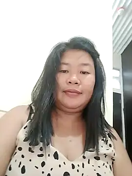 Snapshot of lickmepussy21 chatting on December 15, 12:15 am lickmepussy21 online show from December 15, 12:15 am