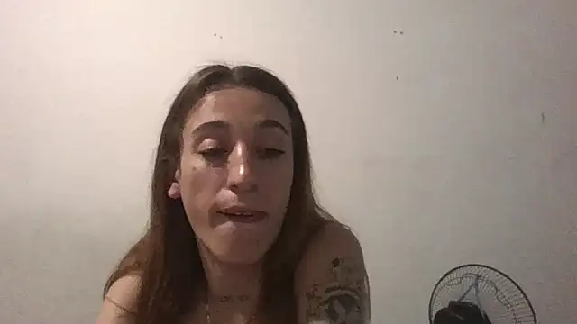 Snapshot of andreahhill chatting on November 28, 7:55 am andreahhill online show from November 28, 7:55 am