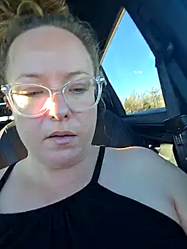 julimonroe online show from March 18, 3:10 pm