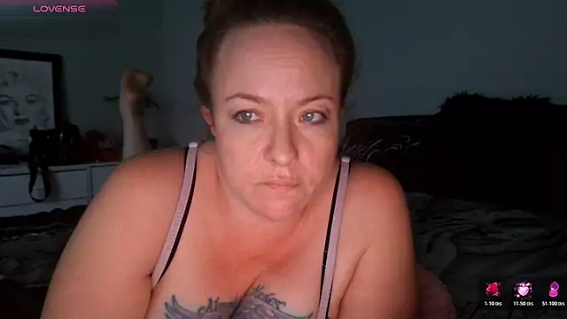 julimonroe online show from February 4, 3:23 am