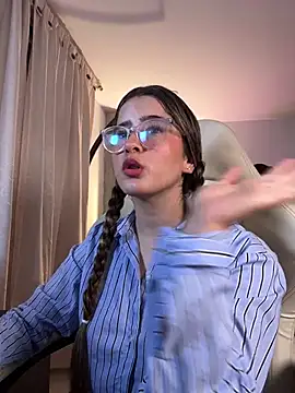 Stormiie777 online show from February 3, 1:37 am