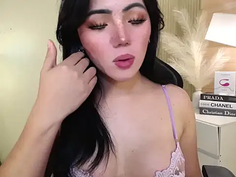 Snapshot of Martha_pookerxxx chatting on December 18, 10:35 pm Martha pookerxxx online show from December 18, 10:35 pm