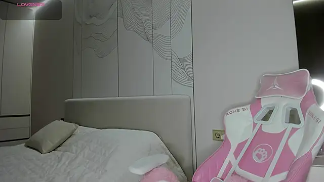 JenniferQueen11 online show from April 26, 9:18 am