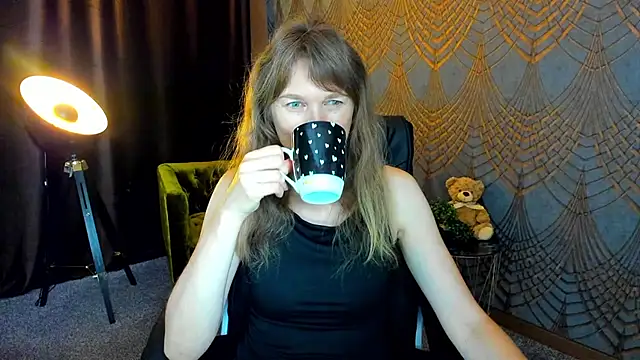 Snapshot of Anabell_xxx chatting on August 2, 5:28 am Anabell xxx online show from August 2, 5:28 am