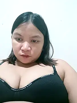 Snapshot of milkytitsmom4u chatting on September 17, 2:30 pm milkytitsmom4u online show from September 17, 2:30 pm