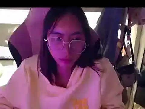 sexybigcockandtits online show from December 12, 8:53 pm