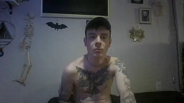 Snapshot of TrustThrust1312 chatting on April 9, 5:40 pm TrustThrust1312 online show from April 9, 5:40 pm