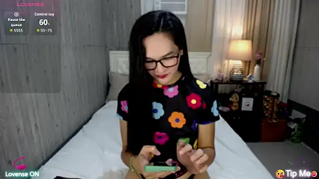 xAsianSweetHeart online show from April 16, 4:02 am