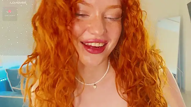 Snapshot of Born_to_Loveee chatting on March 19, 7:45 am Born to Loveee online show from March 19, 7:45 am