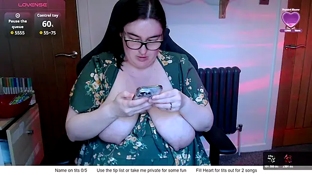 Snapshot of Rebecca_Summer chatting on March 4, 6:52 am Rebecca Summer online show from March 4, 6:52 am