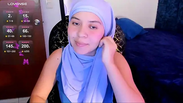 Snapshot of MatchedEyebrow chatting on June 17, 9:38 pm MatchedEyebrow online show from June 17, 9:38 pm