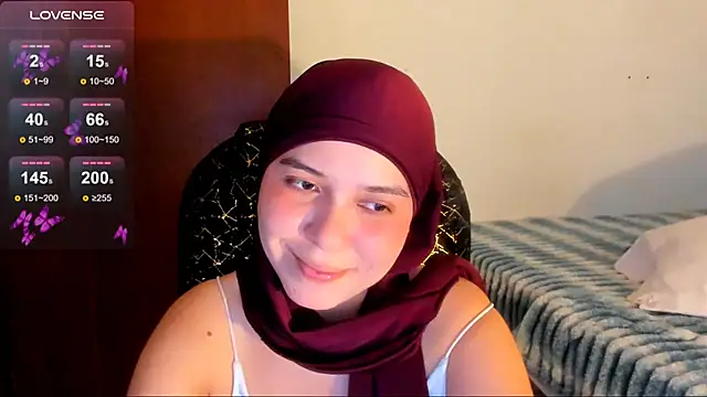 Snapshot of MatchedEyebrow chatting on July 28, 9:58 pm MatchedEyebrow online show from July 28, 9:58 pm