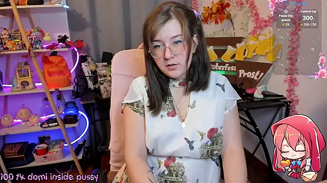 Snapshot of HunnyyLove chatting on September 26, 4:11 pm HunnyyLove online show from September 26, 4:11 pm