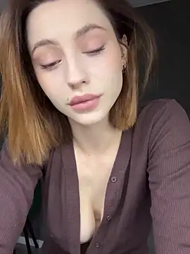 Camilla Railian online show from October 12, 2:43 am