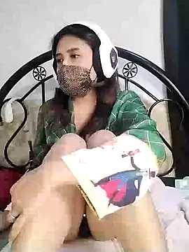  Shimmerlyn  online show from January 12, 6:16 pm