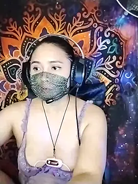  Shimmerlyn  online show from March 11, 4:40 pm