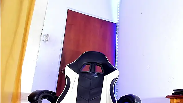 YeremiBrowm online show from January 8, 10:37 pm