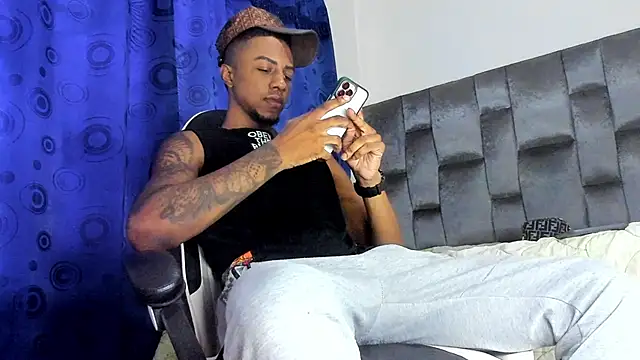 YeremiBrowm online show from February 6, 8:13 pm