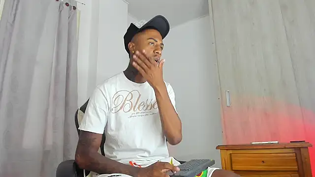 YeremiBrowm online show from September 9, 3:44 pm