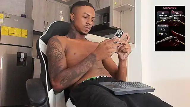 YeremiBrowm online show from October 22, 8:19 pm