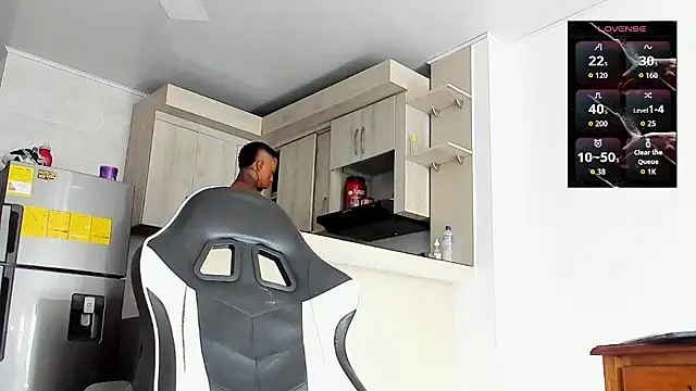 YeremiBrowm online show from November 29, 7:39 pm