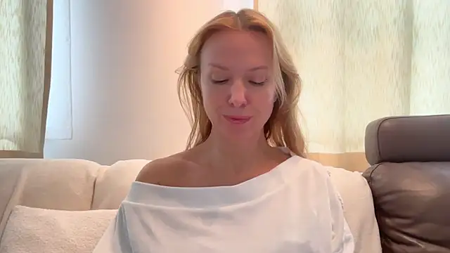 Snapshot of RachellAmazing chatting on January 22, 10:29 am RachellAmazing online show from January 22, 10:29 am