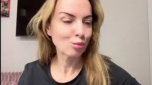 Snapshot of RachellAmazing chatting on February 6, 9:17 pm RachellAmazing online show from February 6, 9:17 pm