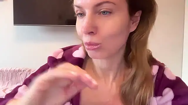 Snapshot of RachellAmazing chatting on February 12, 9:52 am RachellAmazing online show from February 12, 9:52 am