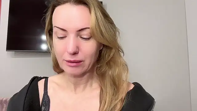 Snapshot of RachellAmazing chatting on February 15, 6:12 am RachellAmazing online show from February 15, 6:12 am