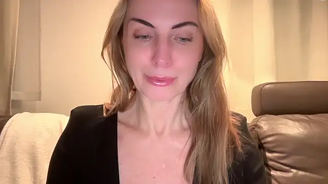 Snapshot of RachellAmazing chatting on February 17, 9:08 pm RachellAmazing online show from February 17, 9:08 pm