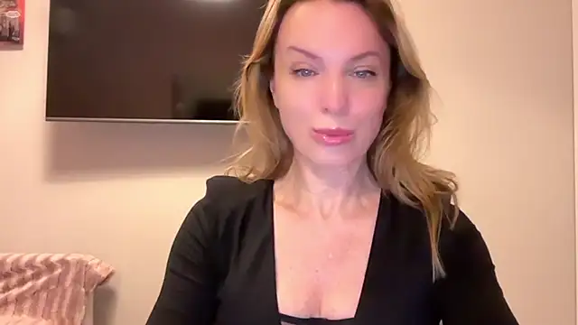 Snapshot of RachellAmazing chatting on February 28, 6:21 am RachellAmazing online show from February 28, 6:21 am