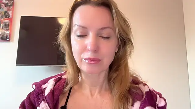 Snapshot of RachellAmazing chatting on March 5, 7:27 am RachellAmazing online show from March 5, 7:27 am