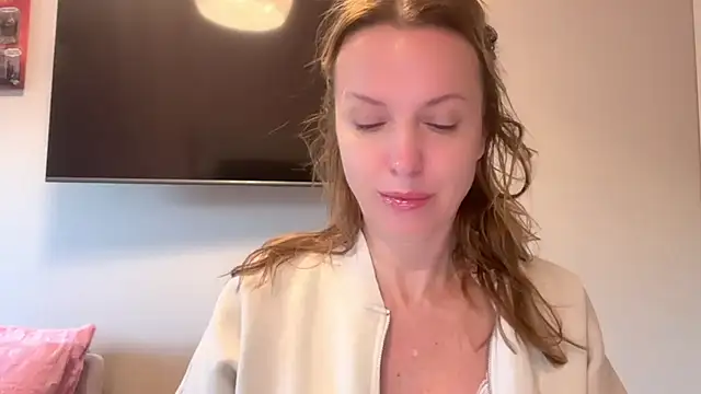 Snapshot of RachellAmazing chatting on March 19, 6:14 am RachellAmazing online show from March 19, 6:14 am