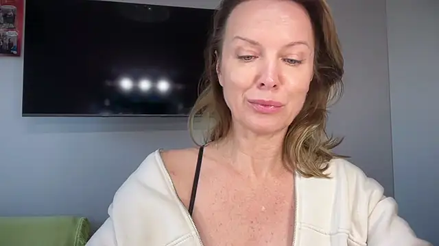 Snapshot of RachellAmazing chatting on October 1, 12:11 pm RachellAmazing online show from October 1, 12:11 pm