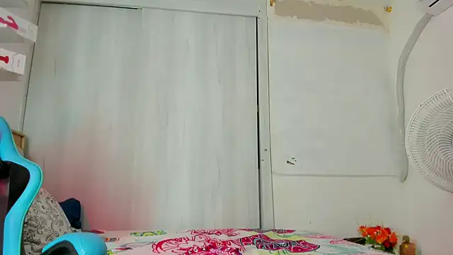 Snapshot of Lunastar02 chatting on October 12, 4:28 pm Lunastar02 online show from October 12, 4:28 pm