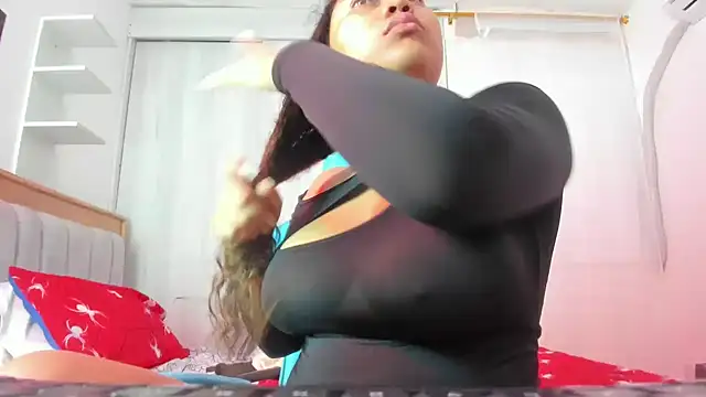 Snapshot of Lunastar02 chatting on October 27, 1:26 pm Lunastar02 online show from October 27, 1:26 pm