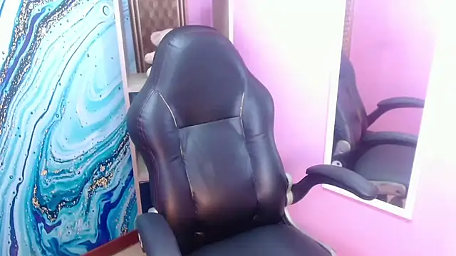 Amy Ronan online show from April 11, 4:11 pm