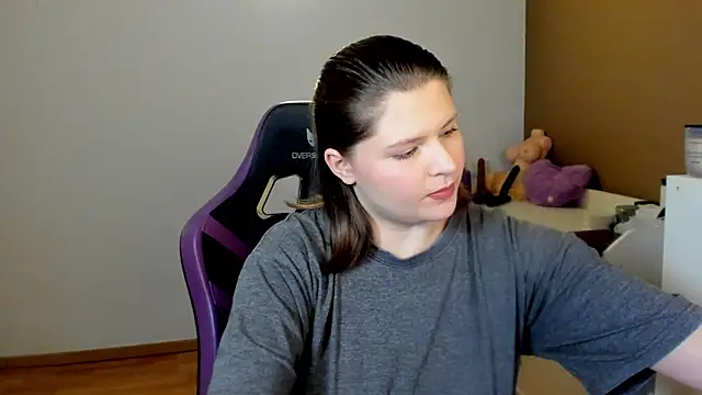 TinniAngel online show from March 1, 6:11 pm