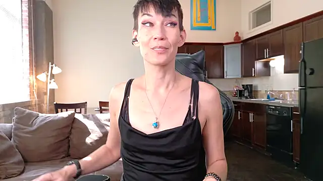 EveEnigma online show from October 1, 7:20 pm