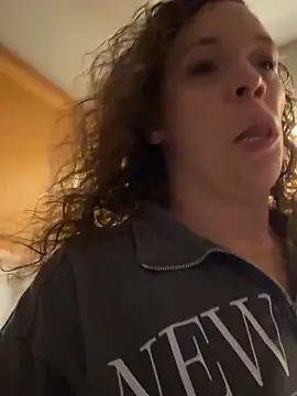 AuroraSummers online show from October 24, 12:30 am