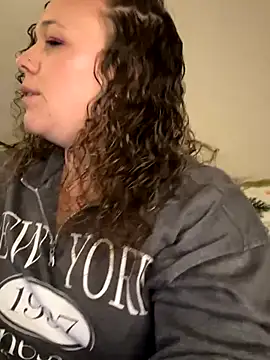 AuroraSummers online show from November 17, 1:00 am