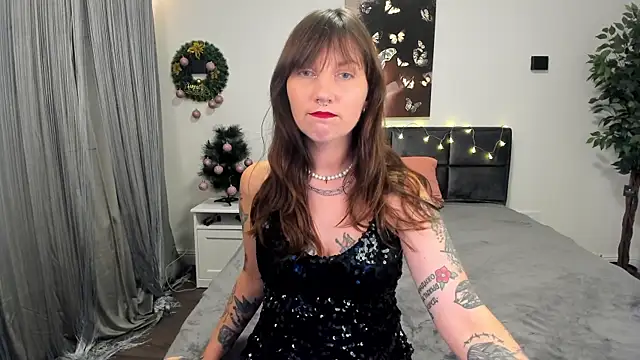 StacyTigerr online show from December 20, 11:21 am