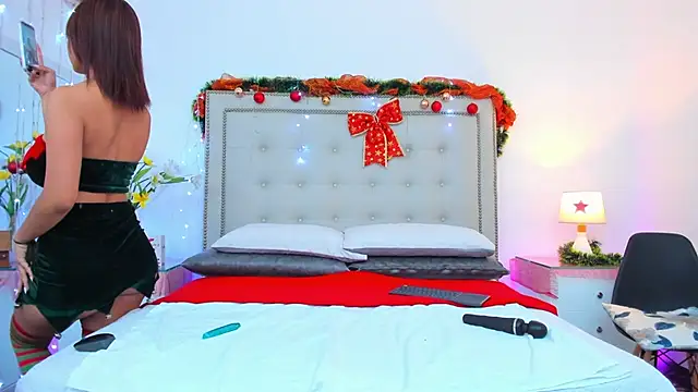 AnahiRivera online show from December 23, 12:30 pm
