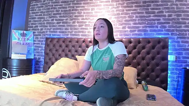 celestestars online show from February 9, 3:53 am