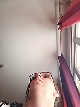 Snapshot of Dettybitch40 chatting on October 12, 10:47 am Dettybitch40 online show from October 12, 10:47 am