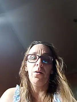 Snapshot of Dettybitch40 chatting on October 15, 6:52 pm Dettybitch40 online show from October 15, 6:52 pm