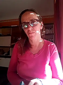 Snapshot of Dettybitch40 chatting on October 18, 1:56 pm Dettybitch40 online show from October 18, 1:56 pm