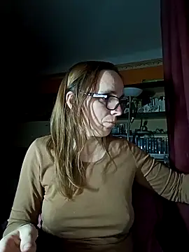 Snapshot of Dettybitch40 chatting on November 2, 5:59 pm Dettybitch40 online show from November 2, 5:59 pm