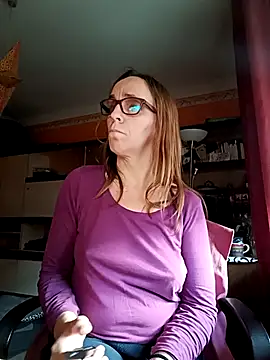 Snapshot of Dettybitch40 chatting on November 3, 2:51 pm Dettybitch40 online show from November 3, 2:51 pm